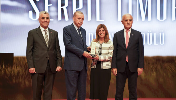 Serpil Timuray’a Dünya Türk İş Konseyi’nde “İş Dünyası Ödülü”