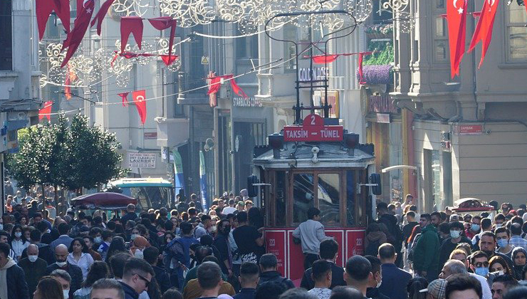 İstiklal Caddesi yüzde 127’lik kira artışıyla rekor kırdı!
