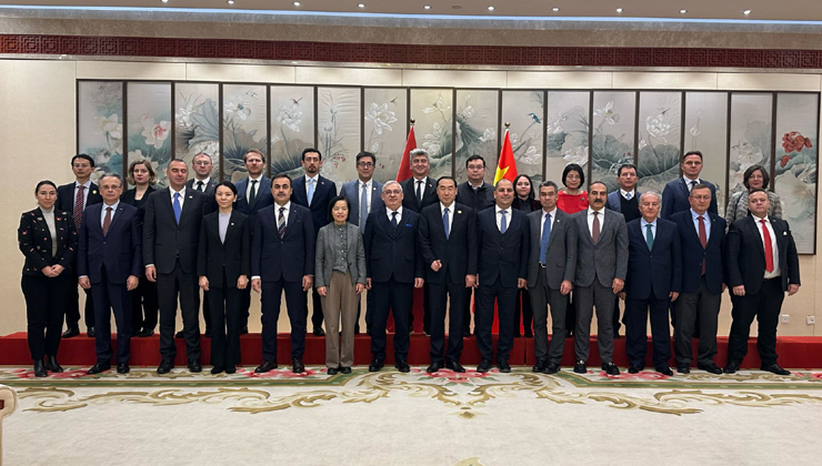 Türk ihracatçıları Çin ile dış ticareti dengelemeye gitti