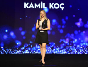 Kâmil Koç bir kez daha Brandverse Awards’tan ödülle döndü