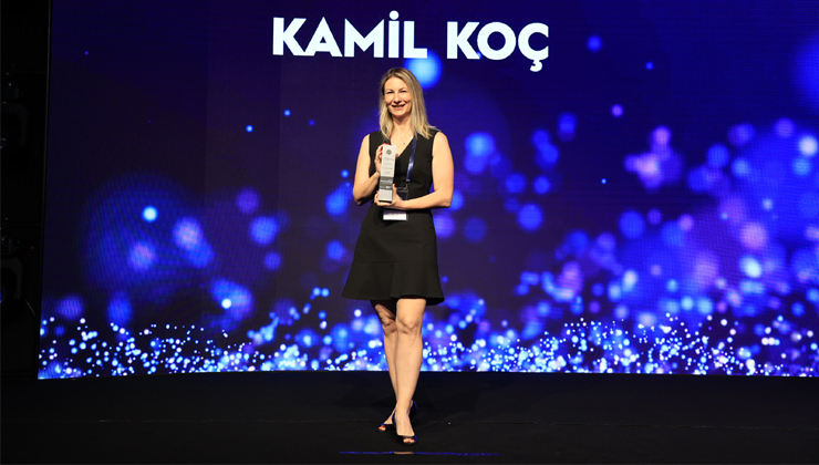 Kâmil Koç bir kez daha Brandverse Awards’tan ödülle döndü