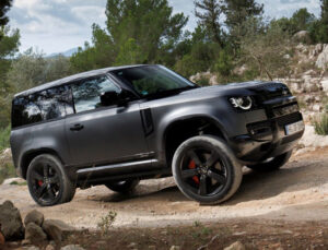 Defender  Plug-In Hybrid motor seçeneği ile Türkiye’de